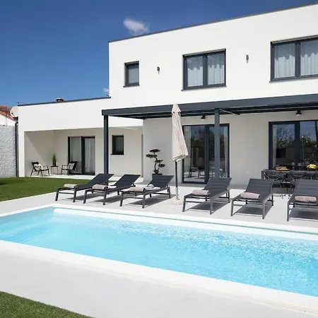 Artis By Istrialux *