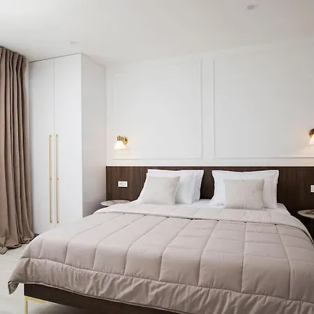 Artis By Istrialux * Loborika