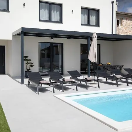 Artis By Istrialux Villa Loborika