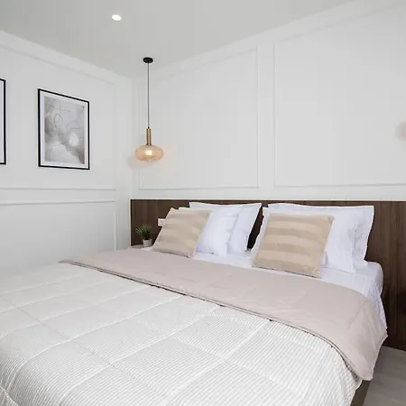 Artis By Istrialux Loborika