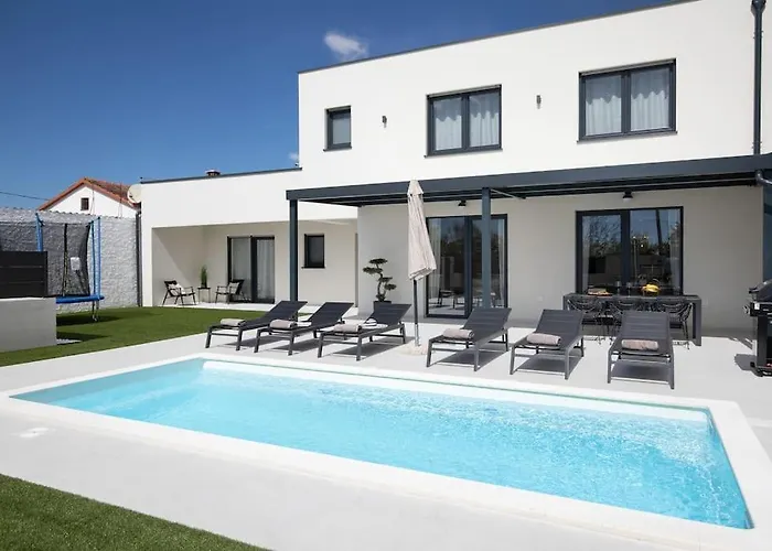 Artis By Istrialux *