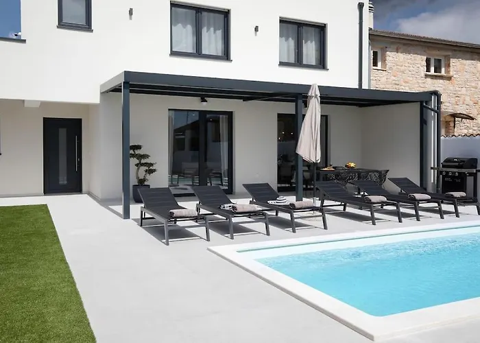 Artis By Istrialux Villa Loborika