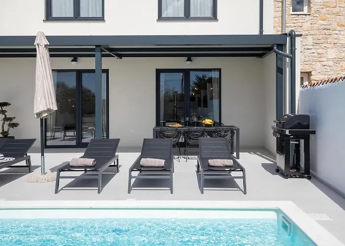 Artis By Istrialux * Loborika